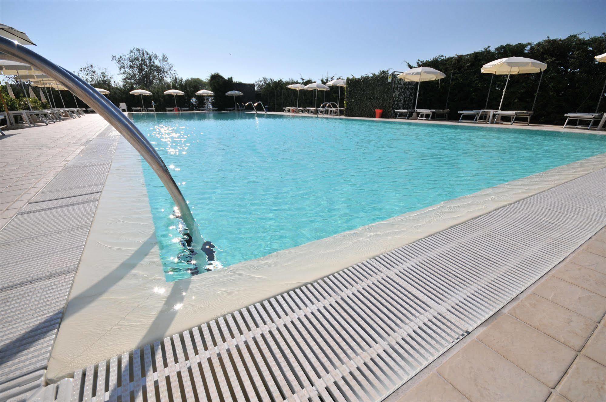 Residence Cleo Llido Degli Estensi Εξωτερικό φωτογραφία