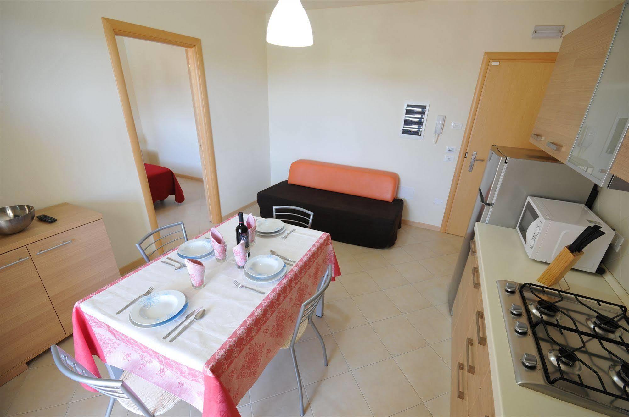Residence Cleo Llido Degli Estensi Εξωτερικό φωτογραφία